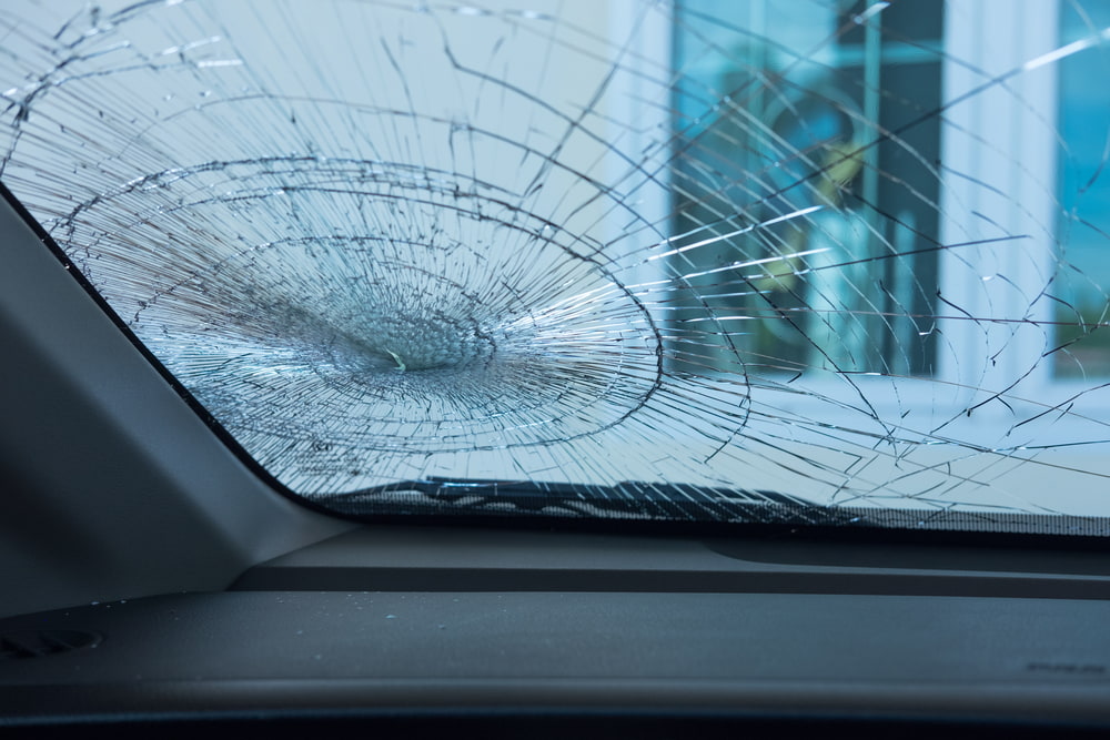 cracked windshield replacement